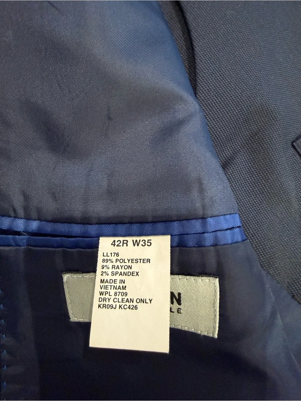 Kenneth Cole Reaction Men's Navy Blue Three-Piece Suit